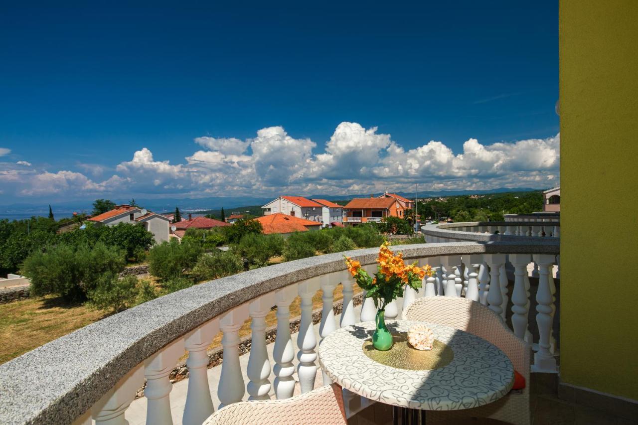Vila Panorama By El-Pi Tours Malinska Exterior photo